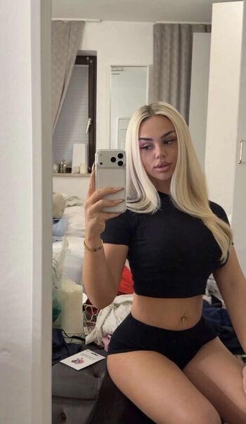 Full leaked Milaneedls private photo