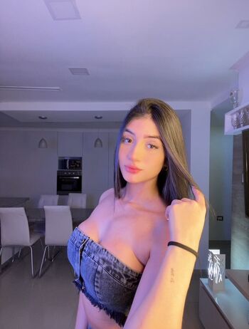 Full leaked Milangiee private photo