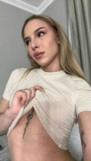 Full leaked Milaxxoxo private photo