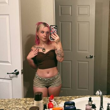 Full leaked Mildhippie page private photo
