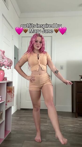 Full leaked Mildhippie page private photo