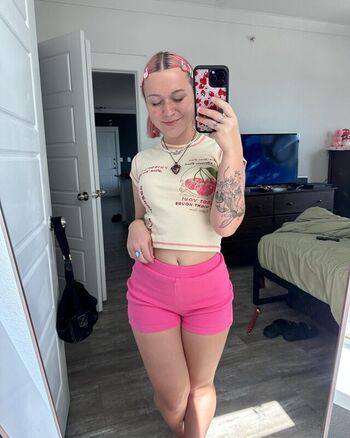Full leaked Mildhippie page private photo