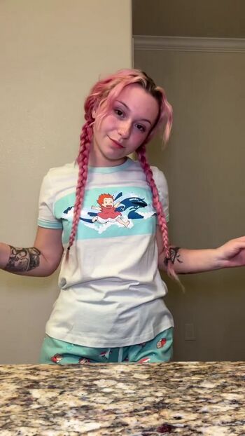 Full leaked Mildhippie page private photo