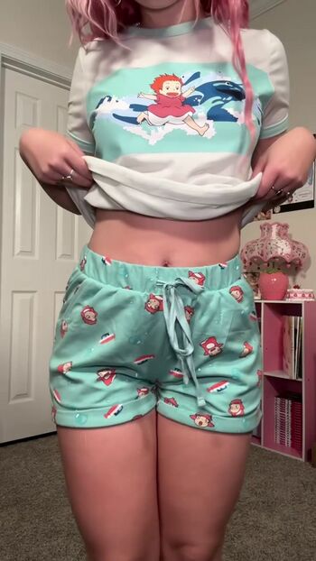 Full leaked Mildhippie page private photo