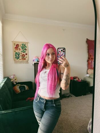 Full leaked Mildhippie private photo