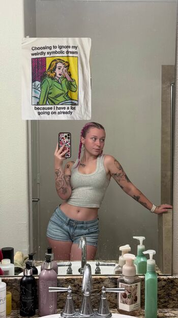 Full leaked Mildhippie private photo