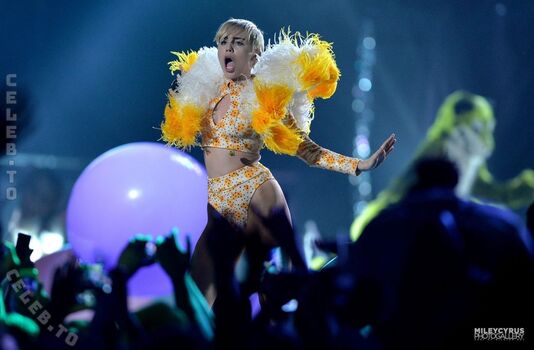 Full leaked Miley cyrus page private onlyfans photo