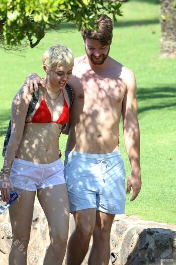 Full leaked Miley cyrus page private onlyfans photo