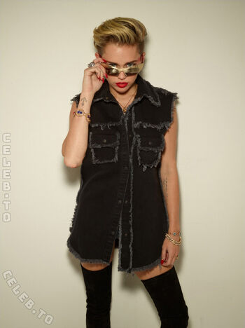 Full leaked Miley cyrus private onlyfans photo