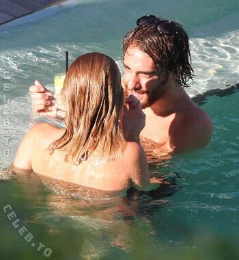 Full leaked Miley cyrus page private photo