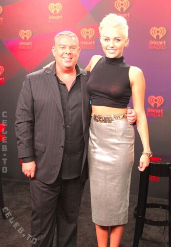 Full leaked Miley cyrus page private photo