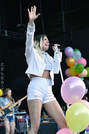 Full leaked Miley cyrus page private photo