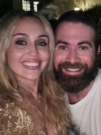 Full leaked Miley cyrus page private photo
