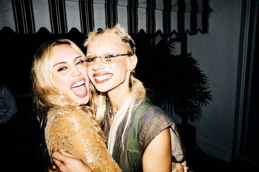 Full leaked Miley cyrus page private photo
