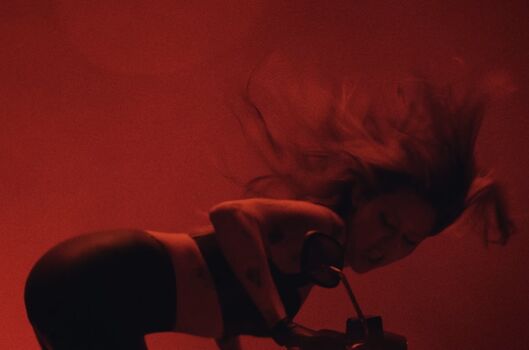 Full leaked Miley cyrus page private photo