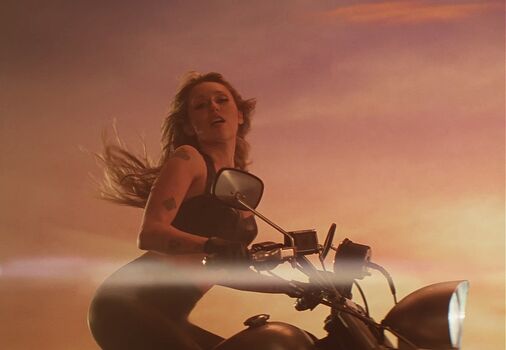 Full leaked Miley cyrus page private photo