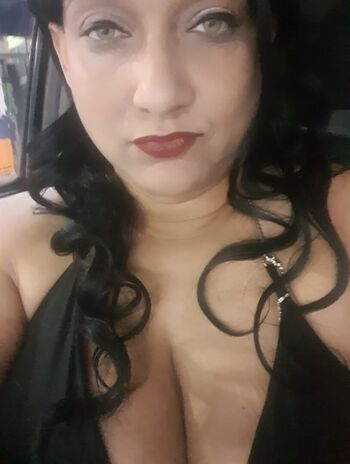 Full leaked Milf miss clare page private onlyfans photo