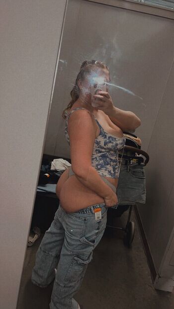 Full leaked Milf vibes private photo