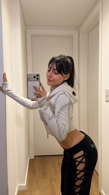 Full leaked Milica yb private onlyfans photo