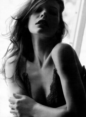 Full leaked Milla jovovich private photo