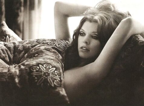 Full leaked Milla jovovich private photo