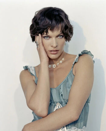 Full leaked Milla jovovich private photo
