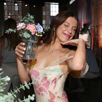 Full leaked Millie bobby brown page private photo