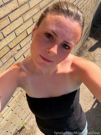 Full leaked Millienextdoor private photo