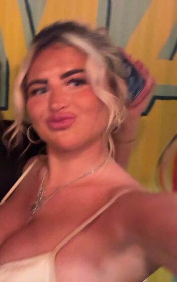 Full leaked Milly fright page private onlyfans photo