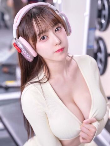 Full leaked Mina pochico page private onlyfans photo