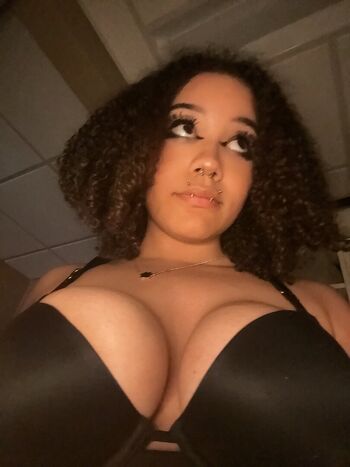 Full leaked Minaaishungry private photo