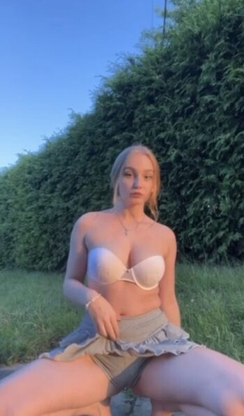 Full leaked Miniamalka private photo
