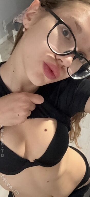 Full leaked Minikrisss private photo