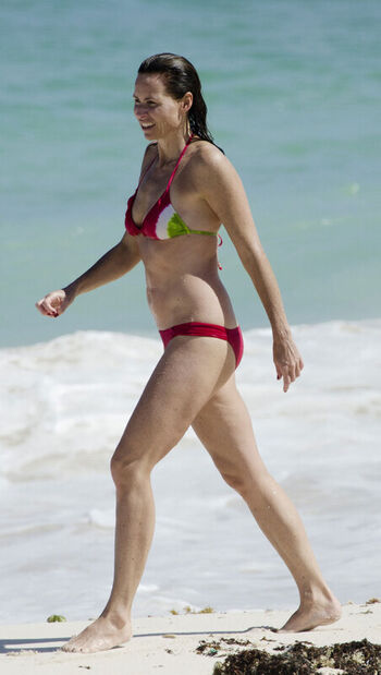 Full leaked Minnie driver private photo