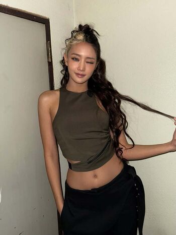 Minnie (Nicha Yontararak - I-dle