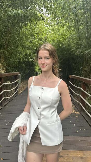 Full leaked Mira  page private onlyfans photo