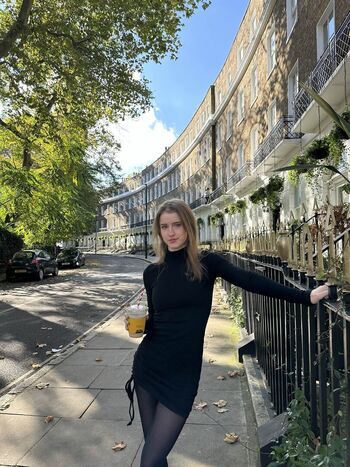 Full leaked Mira  page private onlyfans photo