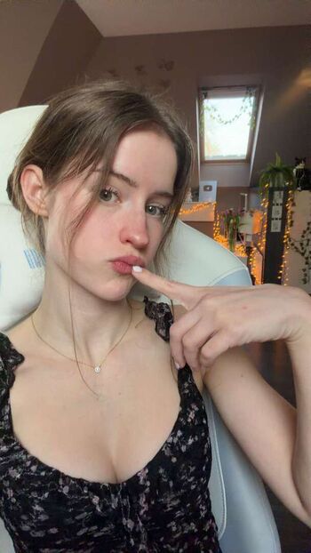 Full leaked Mira  page private onlyfans photo