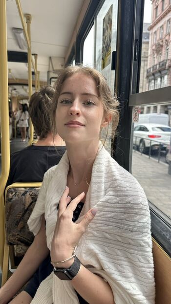 Full leaked Mira  page private onlyfans photo