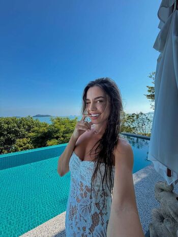 Full leaked Mira private onlyfans photo