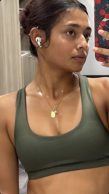 Full leaked Mira patel private photo
