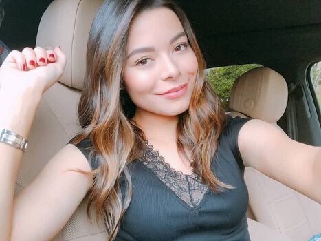 Full leaked Miranda cosgrove private photo
