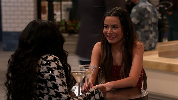 Full leaked Miranda cosgrove private photo