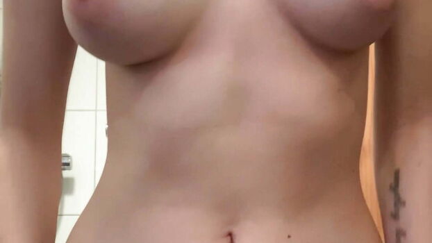 Full leaked Mirastoorm private onlyfans photo