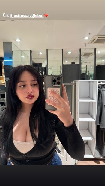 Full leaked Miraysuozkya private onlyfans photo