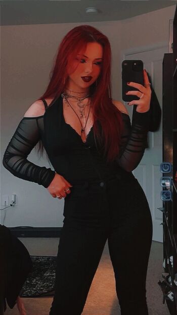 Full leaked Miserrablee private onlyfans photo