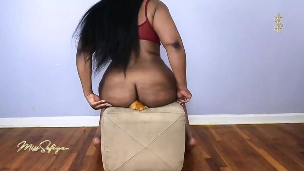 Full leaked Miss safiya private onlyfans photo