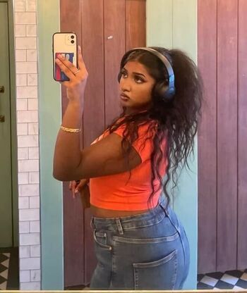 Full leaked Miss viv private onlyfans photo