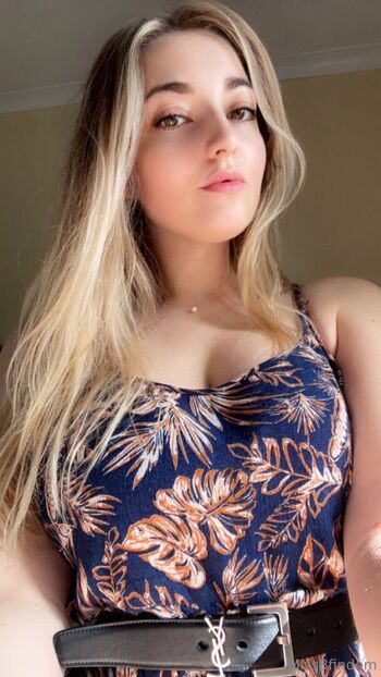 Full leaked Missbelleq private photo