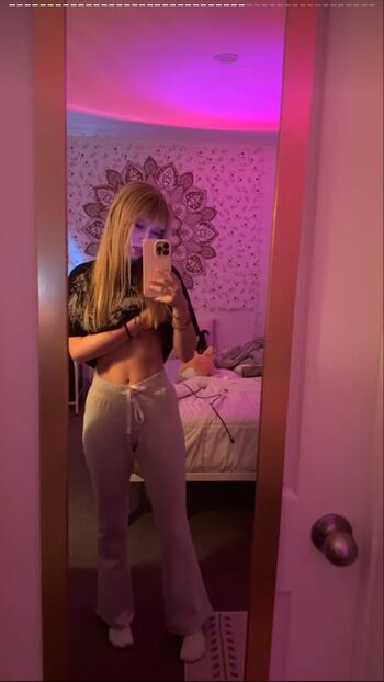 Full leaked Missbunnixx private photo